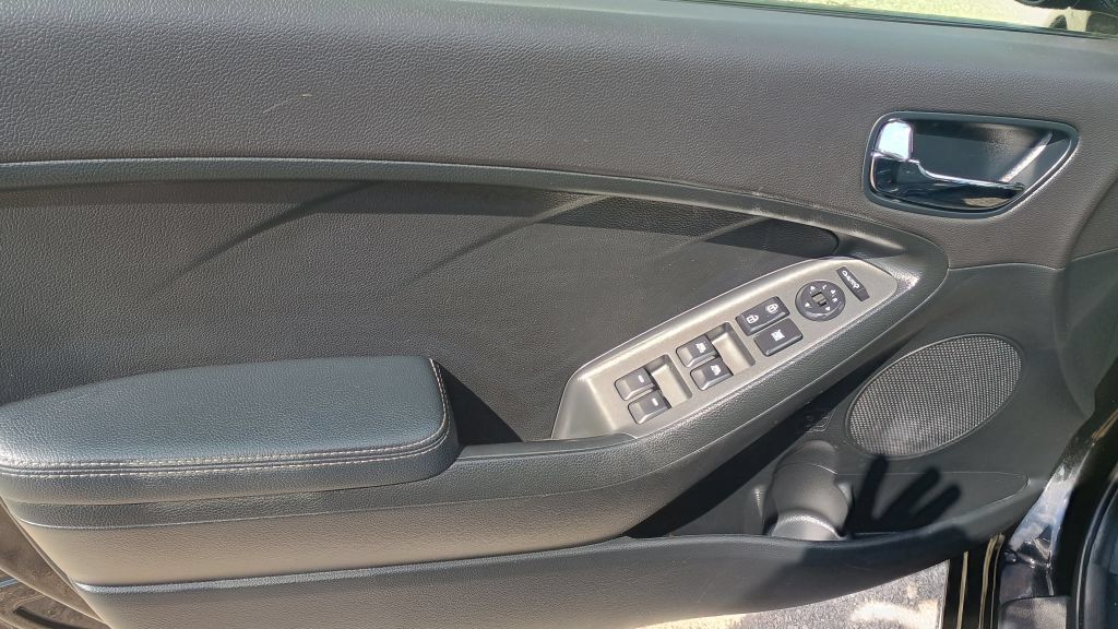 Used 2016 Kia Forte EX FWD image 6
