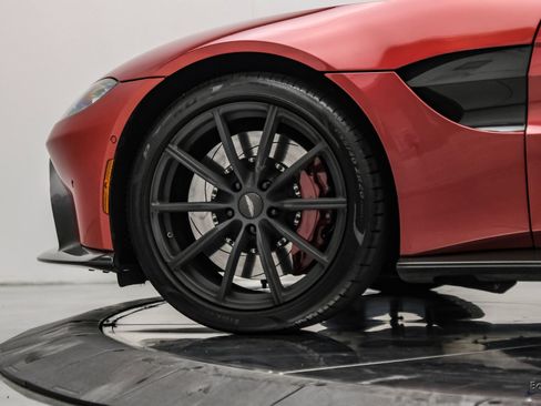 Used 2019 Aston Martin V8 Vantage Coupe RWD image 91