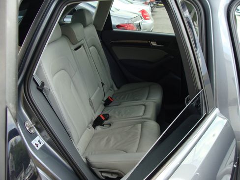 Used 2017 Audi Q5 2.0T Premium w/ Audi MMI Navigation Plus image 25