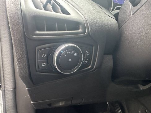 Used 2013 Ford Focus SE FWD image 17