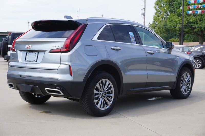 Used 2025 Cadillac XT4 Premium Luxury w/ Trailering Package AWD/4WD image 3