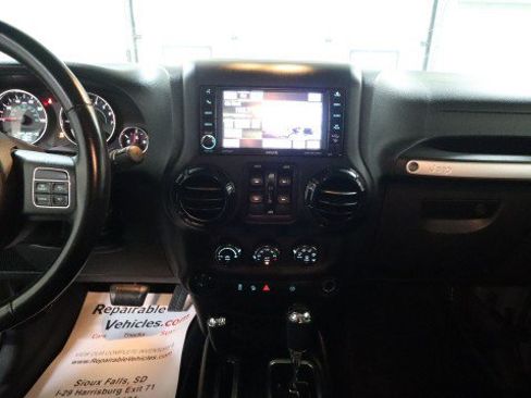 Used 2014 Jeep Wrangler Unlimited Sahara w/ Connectivity Group AWD/4WD image 13