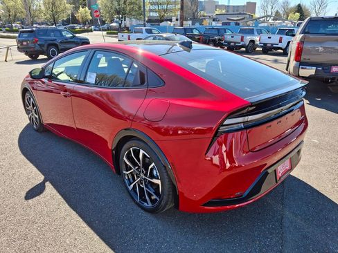 New 2026 Toyota Prius Plug-In Hybrid image 4