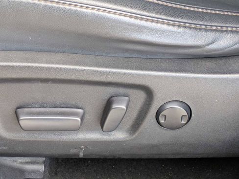 Used 2019 Toyota Highlander XLE image 15