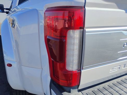 Used 2019 Ford F350 Platinum w/ Platinum Ultimate Package image 16