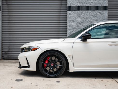 Used 2025 Honda Civic Type R image 18