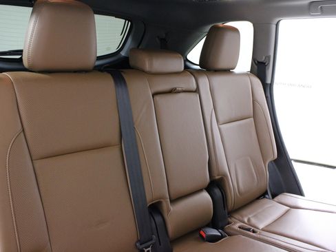 Used 2017 Toyota Highlander Limited image 15