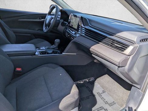Used 2025 Toyota Camry LE FWD image 28