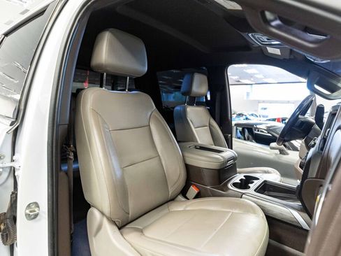 Used 2020 Chevrolet Silverado 3500 LTZ w/ LTZ Premium Package image 17