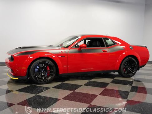 Used 2022 Dodge Challenger R/T Scat Pack RWD image 7