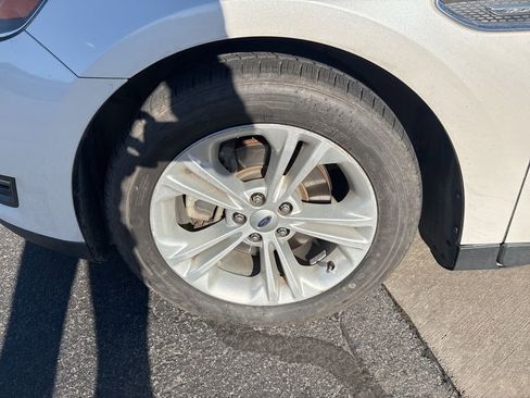 Used 2016 Ford Taurus SEL w/ Equipment Group 201A image 11