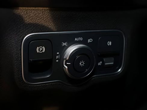 Used 2023 Mercedes-Benz GLB 250 4MATIC image 20