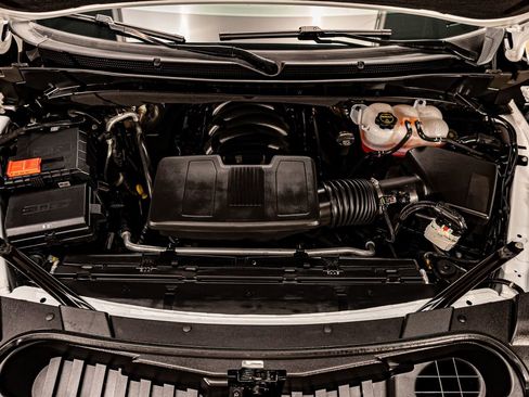 Used 2025 GMC Yukon XL Elevation w/ Technology Package image 28