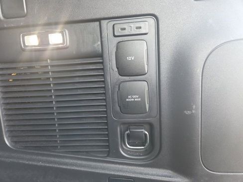 Certified 2025 Ford Expedition Active image 12