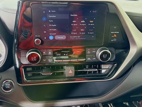 Used 2023 Toyota Highlander LE image 18