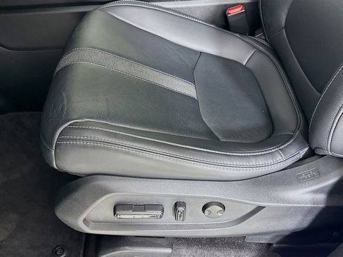 Used 2024 Honda Pilot Touring image 19