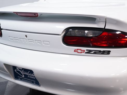 Used 1995 Chevrolet Camaro Z28 RWD image 22