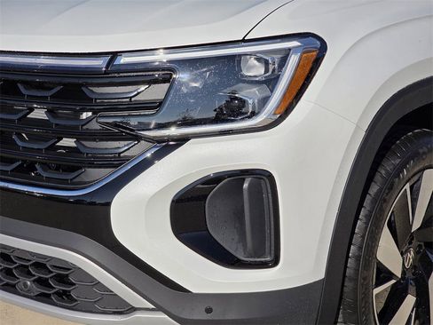 New 2026 Volkswagen Atlas Cross Sport SE image 6