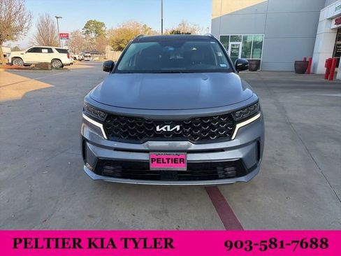 Certified 2022 Kia Sorento SX image 2