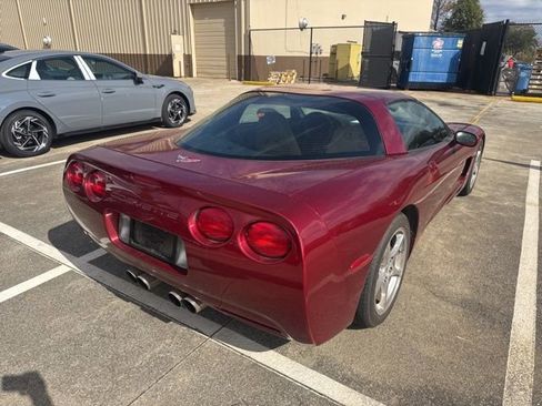 Used 2002 Chevrolet Corvette Coupe w/ Preferred Equipment Group2 image 3