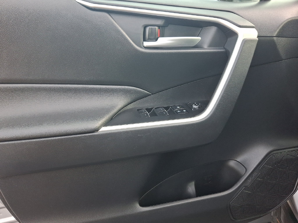 Certified 2025 Toyota RAV4 XLE AWD/4WD image 12