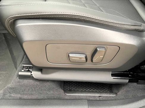 New 2025 BMW X1 xDrive28i w/ Premium Package image 16