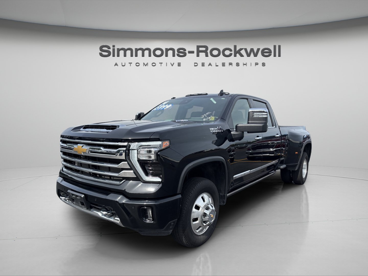 Used 2024 Chevrolet Silverado 3500 High Country w/ High Country Premium Package AWD/4WD image 1