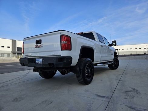 Used 2015 GMC Sierra 2500 Denali w/ Duramax Plus Package image 6