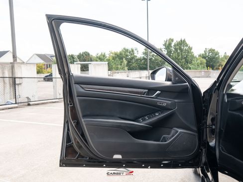 Used 2018 Honda Accord Touring image 42