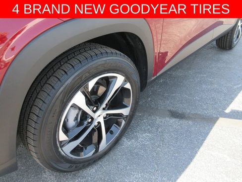 Certified 2024 Chevrolet Trax RS FWD image 3