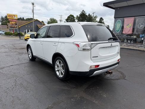 Used 2015 Mitsubishi Outlander GT AWD/4WD image 4