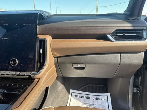 Used 2025 GMC Yukon XL Denali Ultimate image 18