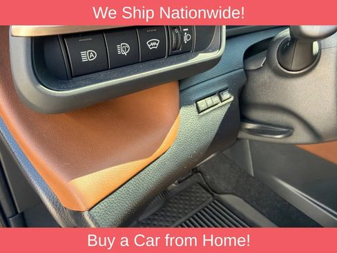 Used 2025 Toyota Crown Signia AWD/4WD image 11