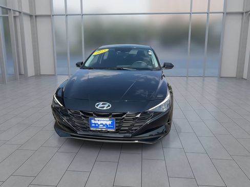 Used 2023 Hyundai Elantra Blue FWD image 3