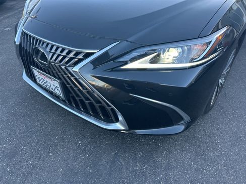 Used 2025 Lexus ES 300h w/ Premium Package image 11