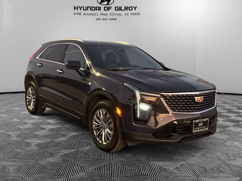 Used 2025 Cadillac XT4 Premium Luxury image 3