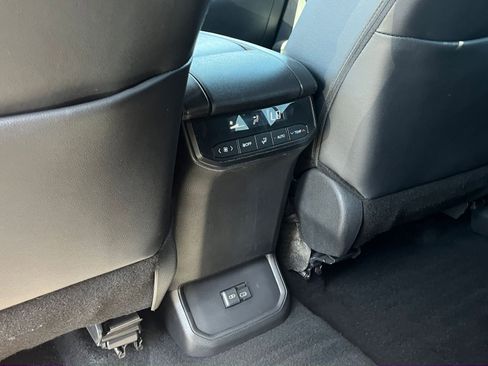 Used 2025 Toyota Highlander XSE AWD/4WD image 24