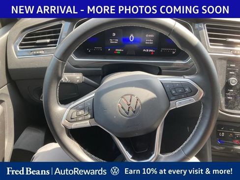 Certified 2023 Volkswagen Tiguan SE w/ Panoramic Sunroof Package AWD/4WD image 12