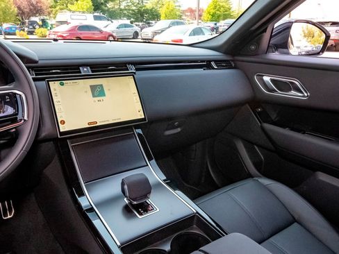 New 2026 Land Rover Range Rover Velar Dynamic SE image 24