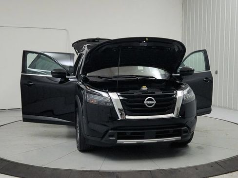 Used 2025 Nissan Pathfinder SL w/ SL Premium Package FWD image 10