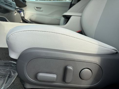 Used 2025 Hyundai Kona SEL image 23