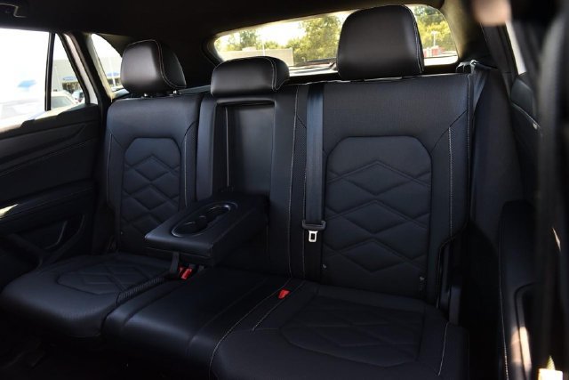 Used 2024 Volkswagen Atlas Cross Sport SE FWD image 20