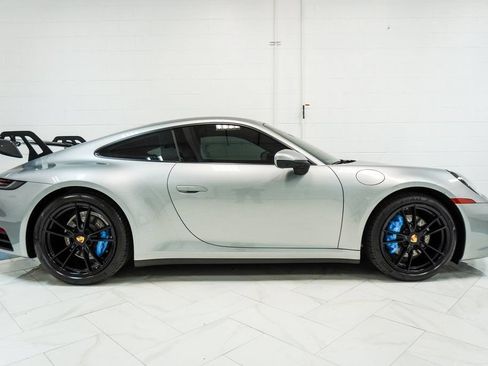 Used 2024 Porsche 911 Carrera RWD image 9