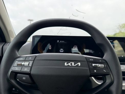 Certified 2025 Kia K4 FWD image 15