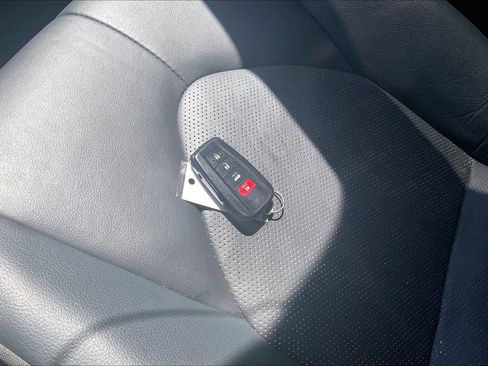 Used 2023 Toyota Camry XSE FWD image 15