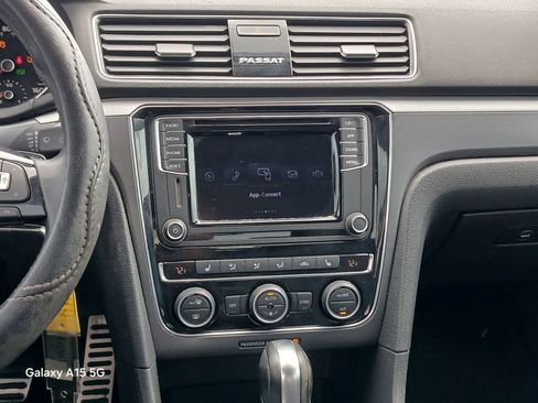 Used 2018 Volkswagen Passat 2.0T S FWD image 25