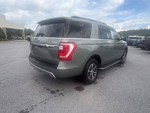 Used 2019 Ford Expedition XLT w/ Equipment Group 202A AWD/4WD image 4