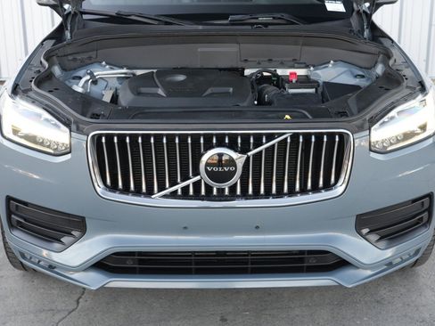 Used 2020 Volvo XC90 T6 Momentum image 7