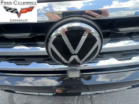 Used 2023 Volkswagen Atlas Cross Sport SEL Premium R-Line AWD/4WD image 37