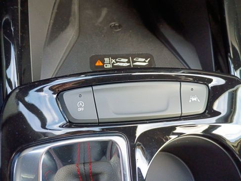 New 2026 Chevrolet Trax RS w/ Sunroof Package image 32